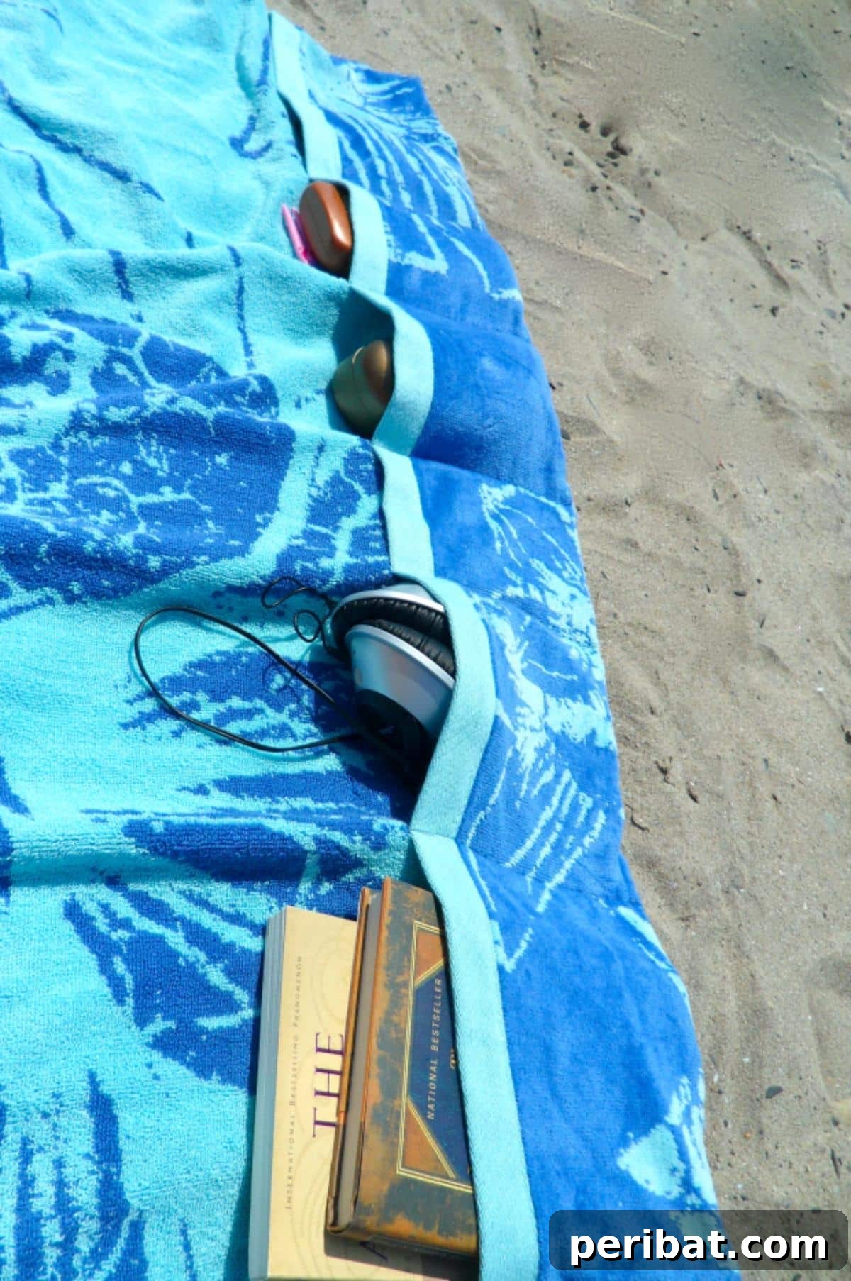 35 DIY Summer Adventures for Your Most Epic Season Yet 30 DIY Pocketed Beach Towel.