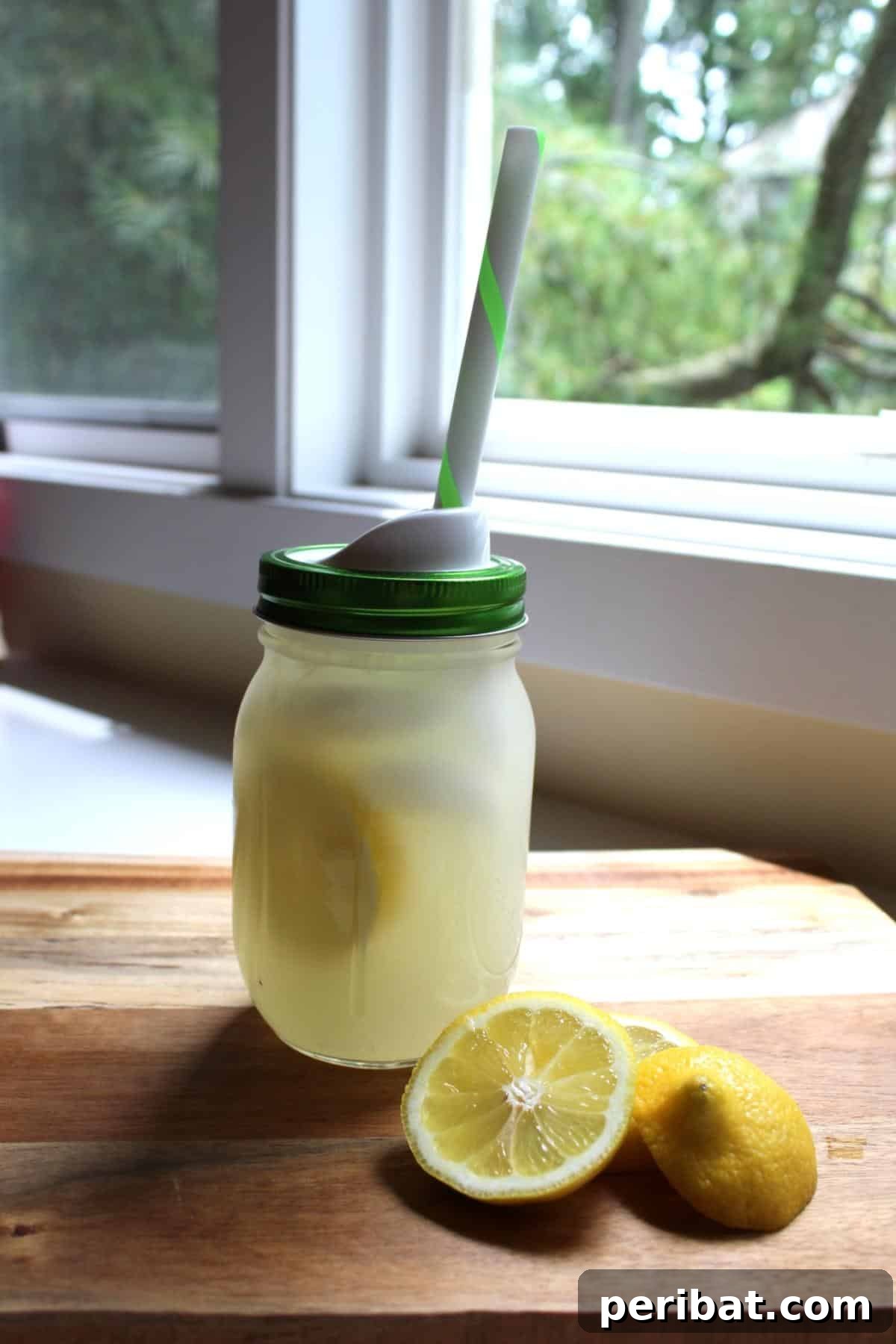 35 DIY Summer Adventures for Your Most Epic Season Yet 7 DIY Mason Jar Lemonade.