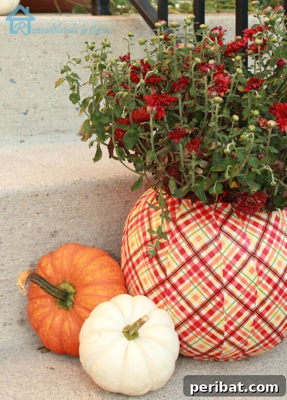 60 Cozy Fall DIY Projects to Transform Your Home for Autumn 17 Pumpkin Planters