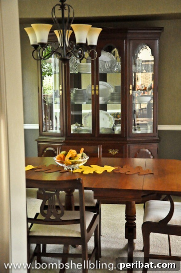 60 Cozy Fall DIY Projects to Transform Your Home for Autumn 53 Fall Leaf Table Runner