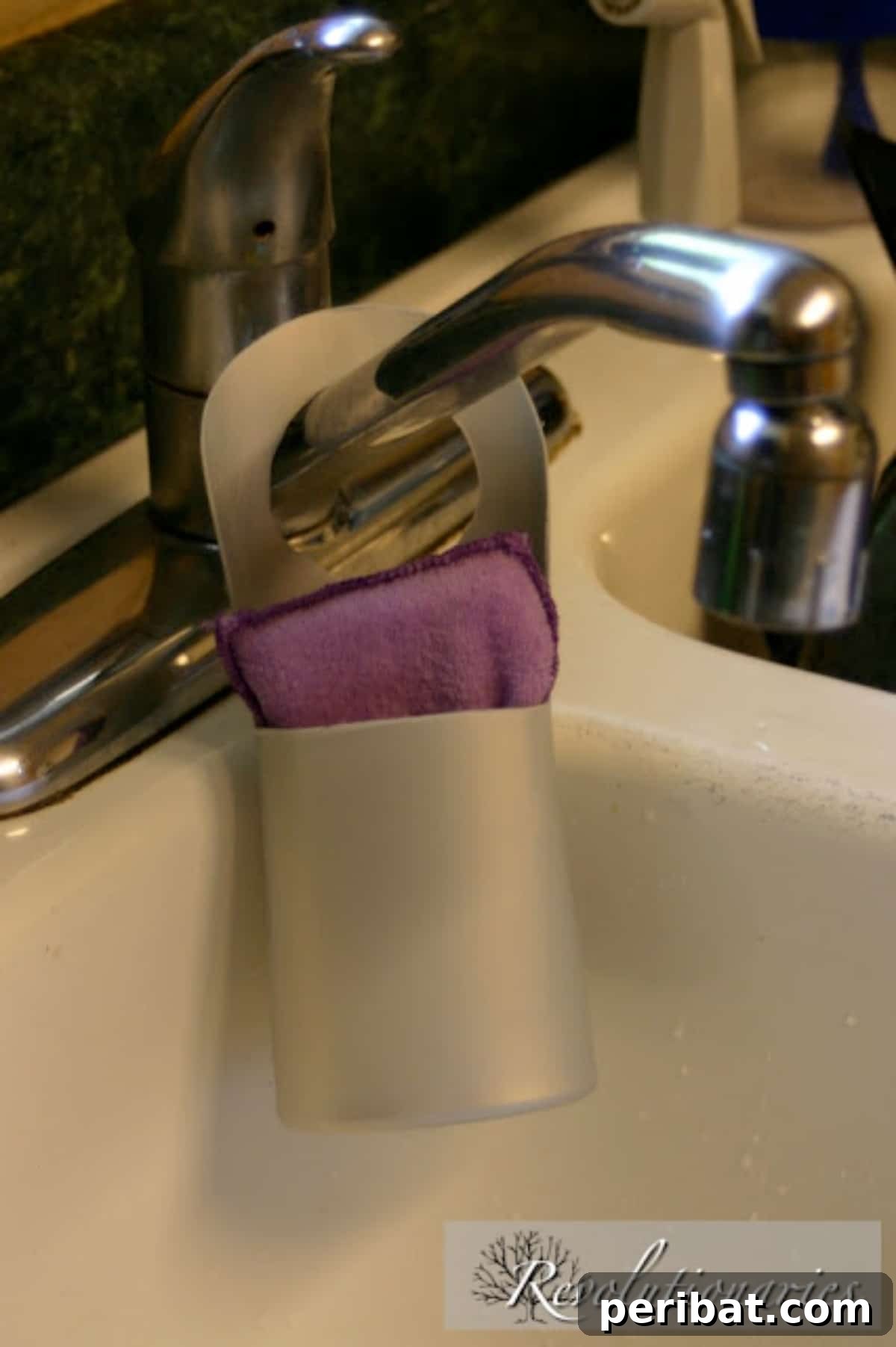 DIY Sponge Holder from a Shampoo Bottle for kitchen sink