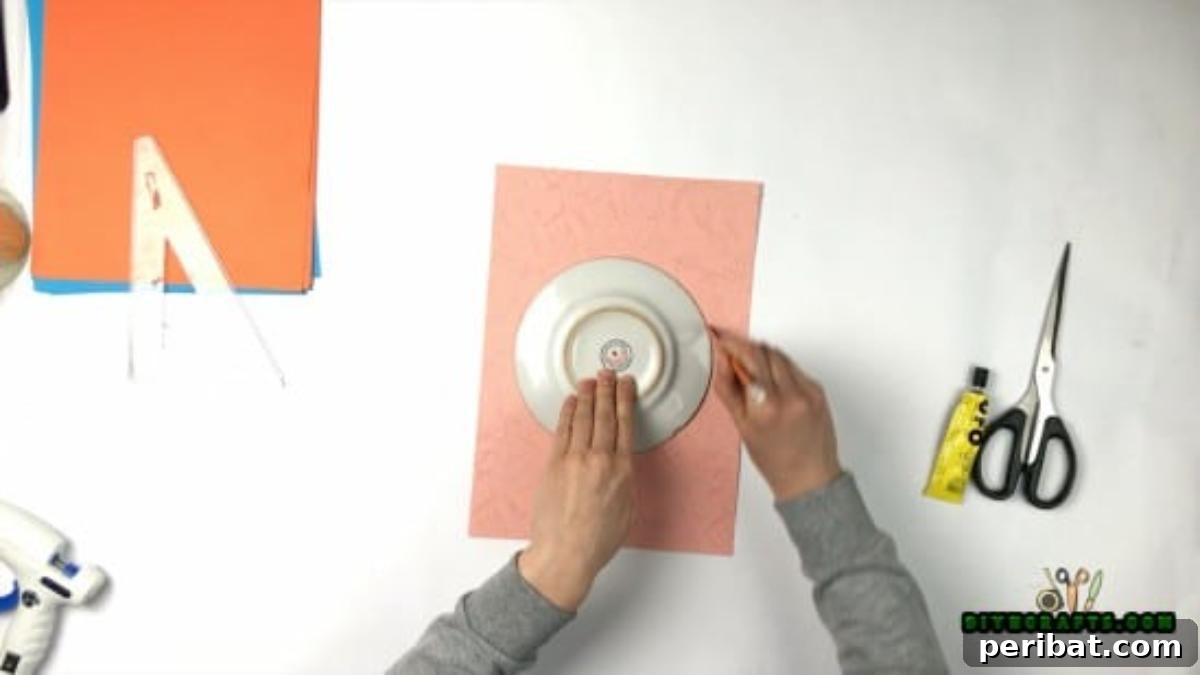 Step 1: Cutting the 16cm cardboard circle for the paper wreath base