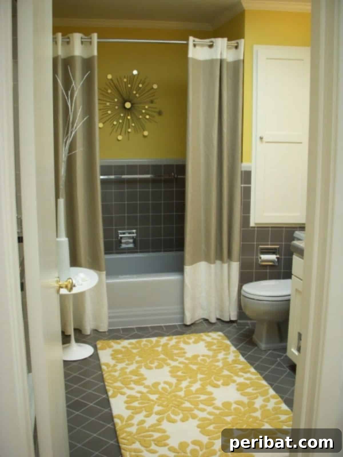 Bathroom with two shower curtains for a luxurious and organized look