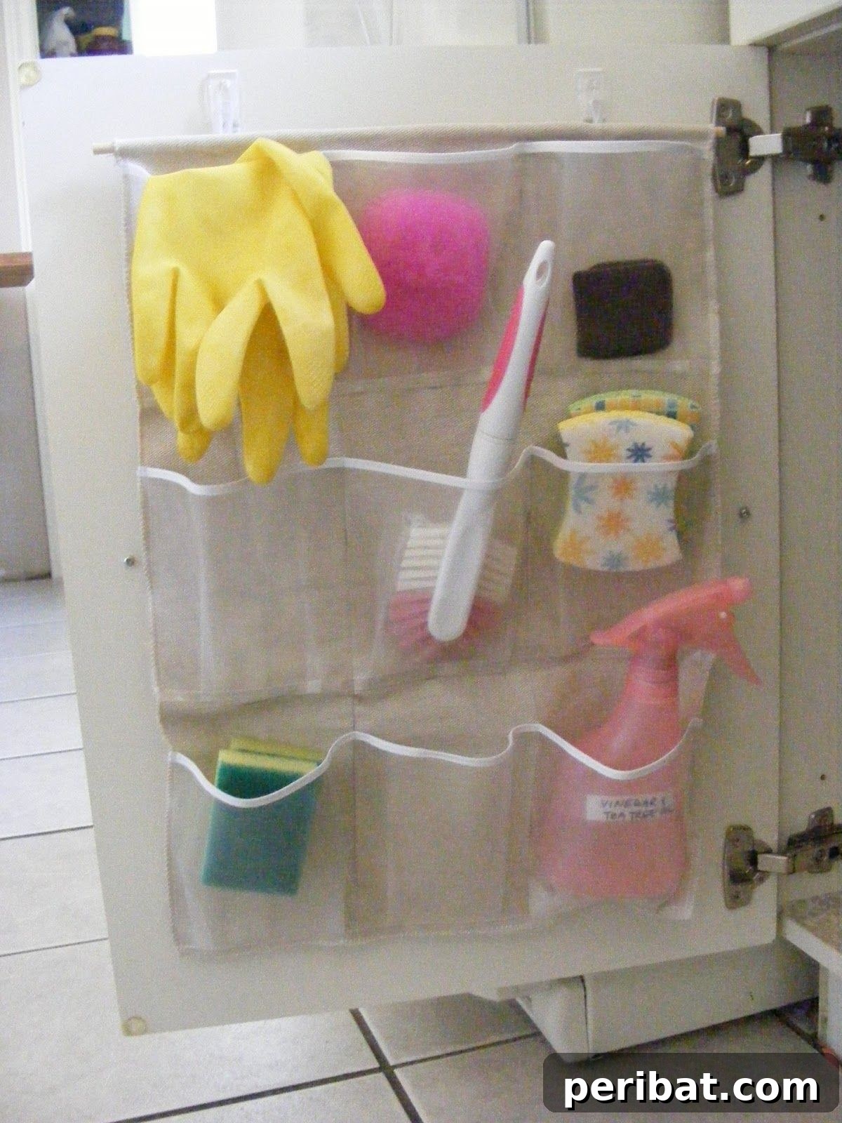 DIY Pocket Organizer for keeping bathroom items tidy