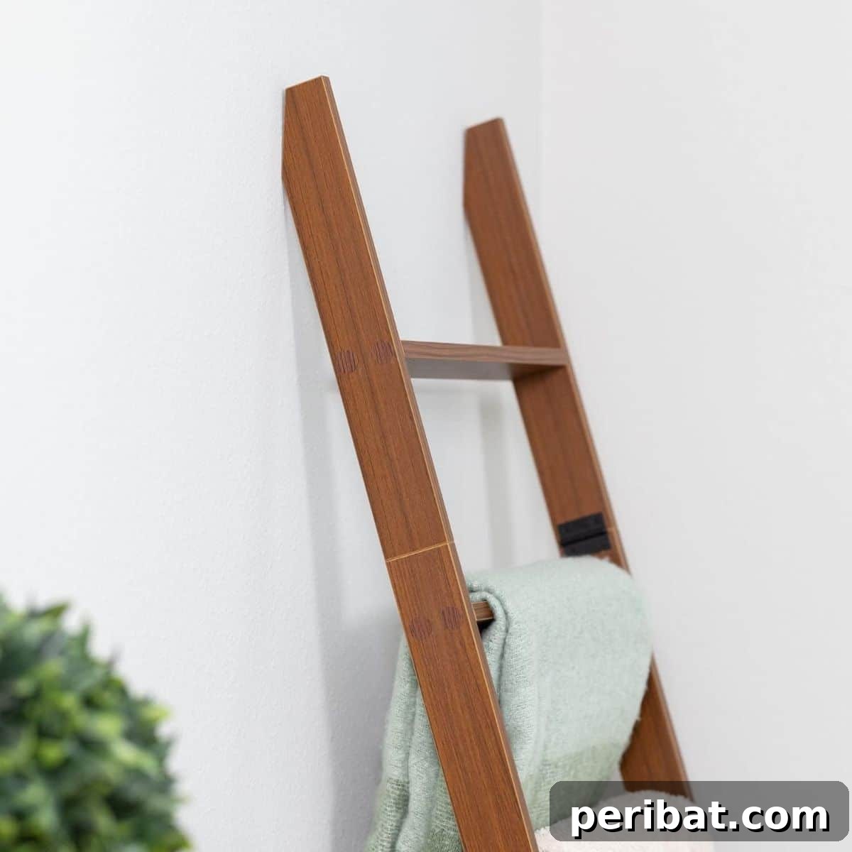 RELODECOR 6-Foot Wall Leaning Storage Ladder for blankets and towels