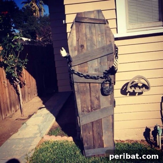Eco-Chic Spooks: Upcycled Wood Halloween Decorating for Home & Yard 6 Frightening Upcycled Pallet Coffin - 25 Fantastic Reclaimed Wood Halloween Decorations For Your Home And Garden