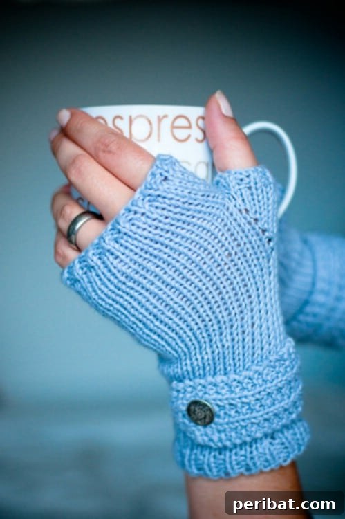 Speedy Knits: 25 Adorable Christmas Gift Ideas 9 Easy DIY Fingerless Knit Mittens for fashionistas