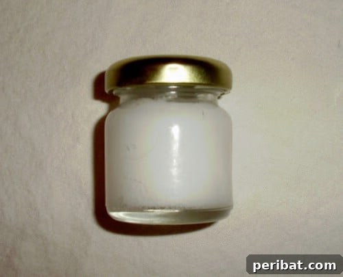 25 Coconut Oil Hacks to Replace All Your Health and Beauty Essentials 3 Homemade Eye Cream with Coconut Oil and Vitamin E