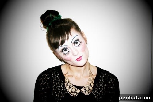 Creepy Porcelain Doll Halloween Makeup Tutorial
