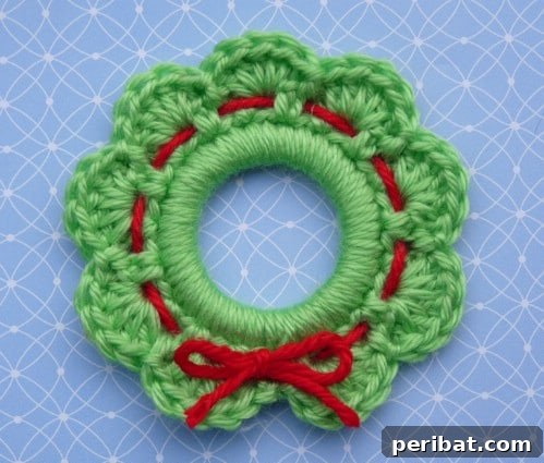 Tiny Crochet Christmas Wreath