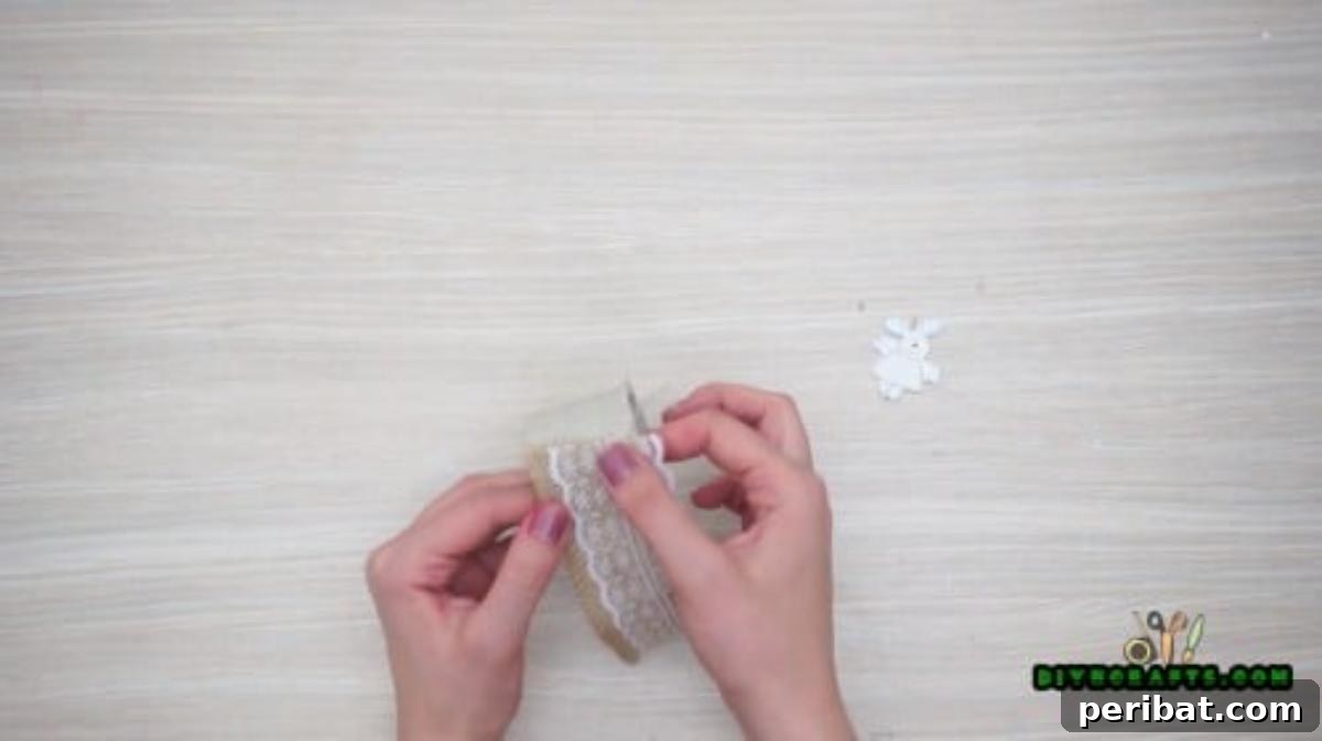 Instant Holiday Glam: 5 Napkin Rings in Less Than 2 Mins 15 Layering Lace Over Burlap Napkin Ring