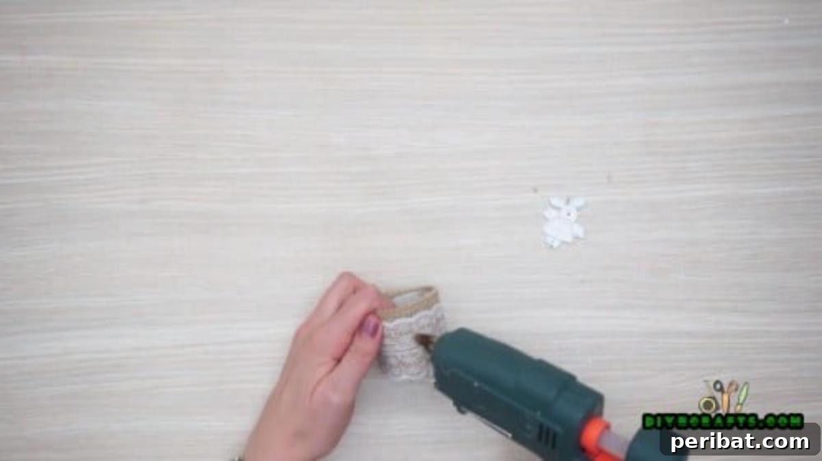 Instant Holiday Glam: 5 Napkin Rings in Less Than 2 Mins 16 Lace and Burlap Wrapped Napkin Ring Base