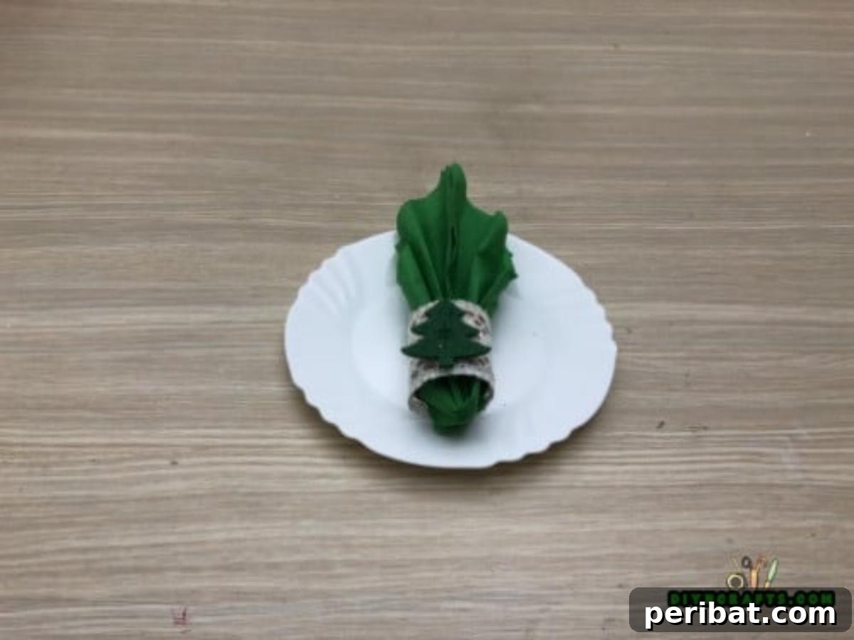Instant Holiday Glam: 5 Napkin Rings in Less Than 2 Mins 28 Finished Christmas Tree and Lace Napkin Ring