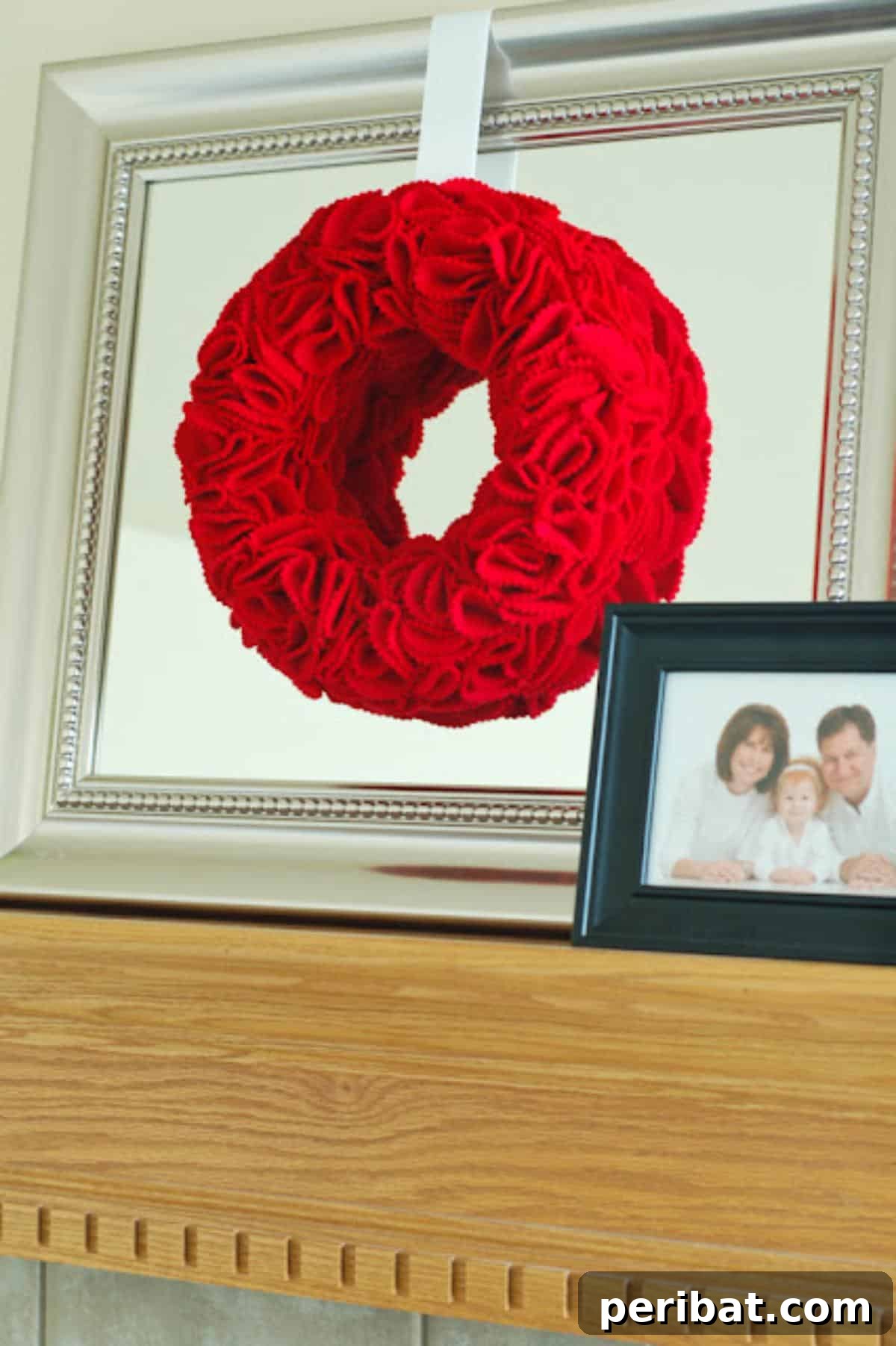 40 Spooktacularly Simple DIY Halloween Decorations 31 DIY Felt Halloween Wreath in orange and black