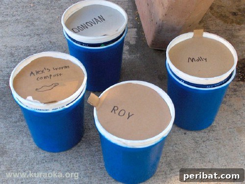 Easy Weekend Compost Bins You Can Build on a Budget 23 Small and quick-to-assemble mini worm compost bins made from plastic cups or detergent cartons.