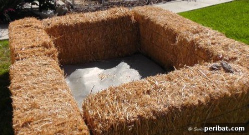 Easy Weekend Compost Bins You Can Build on a Budget 29 Temporary and eco-friendly compost bin constructed from stacked straw bales.