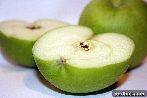 Keep Cut Fruit Fresher - 40 DIY Tricks To Make Your Groceries Last As Long As Possible