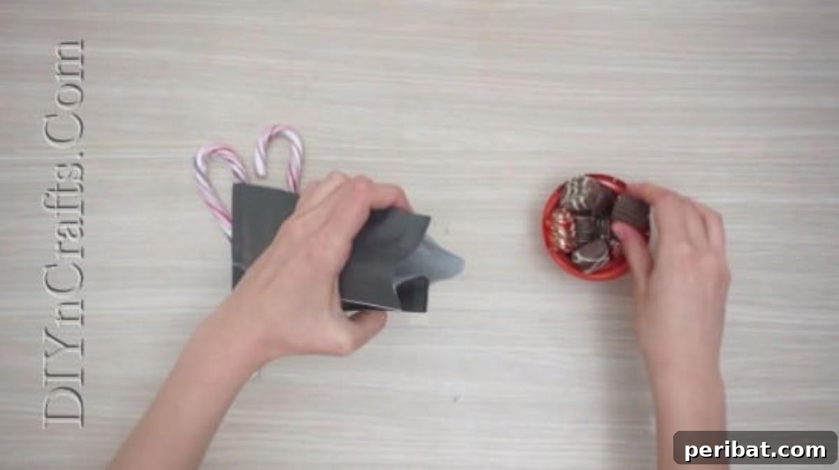 Reindeer Gift Wrap - 5 Brilliantly Creative DIY Gift Wrapping Ideas for Christmas
