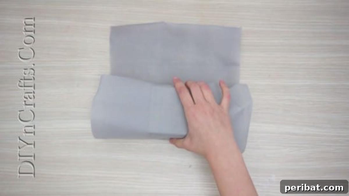 Pretty Christmas Bow Gift Wrap - 5 Brilliantly Creative DIY Gift Wrapping Ideas for Christmas