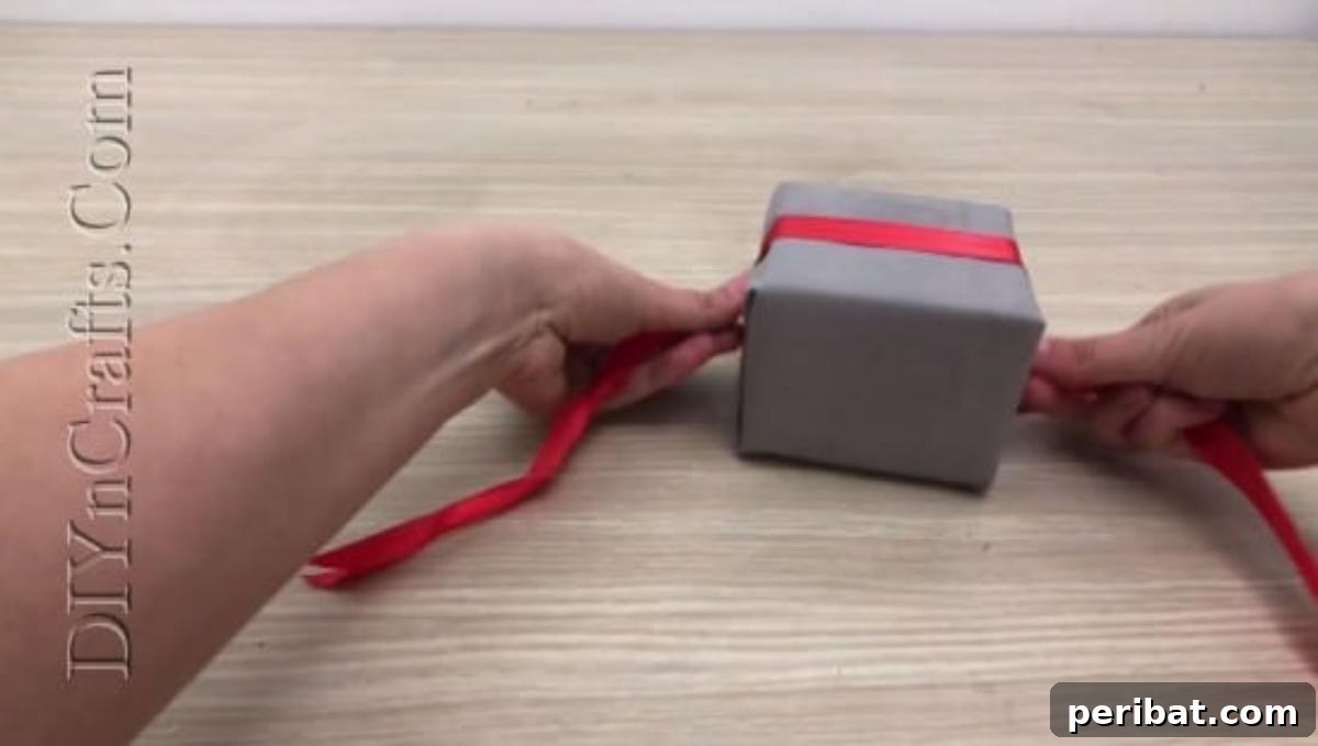 Pretty Christmas Bow Gift Wrap - 5 Brilliantly Creative DIY Gift Wrapping Ideas for Christmas