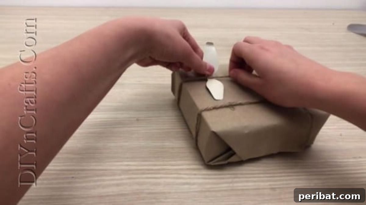 Christmas Light Gift Wrap - 5 Brilliantly Creative DIY Gift Wrapping Ideas for Christmas