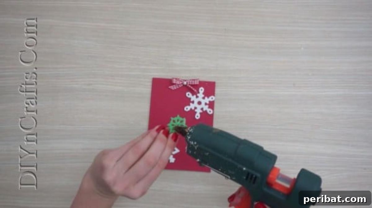 Snowflake Card - Send Your Season’s Greetings In Style With These 5 DIY Christmas Cards