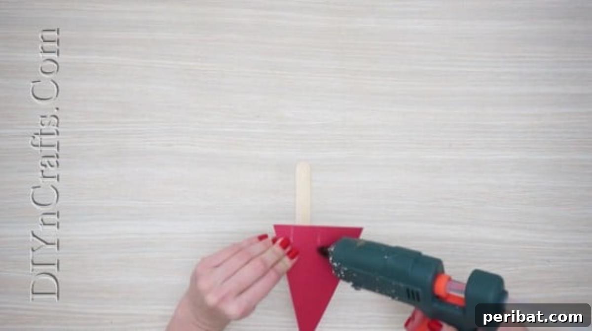 5 Simple Yet Stunning DIY Christmas Crafts 25 Santa Craft Stick - 5 Brilliantly Creative DIY Christmas Crafts Anyone Can Make