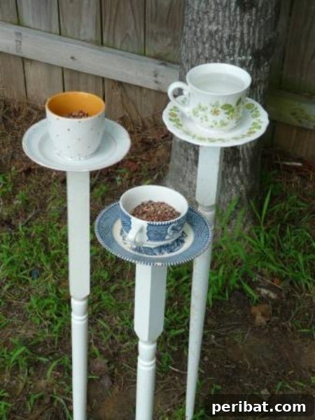 23 Kolay Yemlik Fikriyle Bahçenizi Kuşlarla Şenlendirin 14 Teacup Towers - 23 DIY Birdfeeders That Will Fill Your Garden With Birds