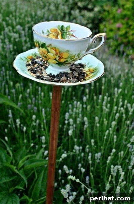 23 Kolay Yemlik Fikriyle Bahçenizi Kuşlarla Şenlendirin 23 Outdoor Wedding Décor Feeders - 23 DIY Birdfeeders That Will Fill Your Garden With Birds