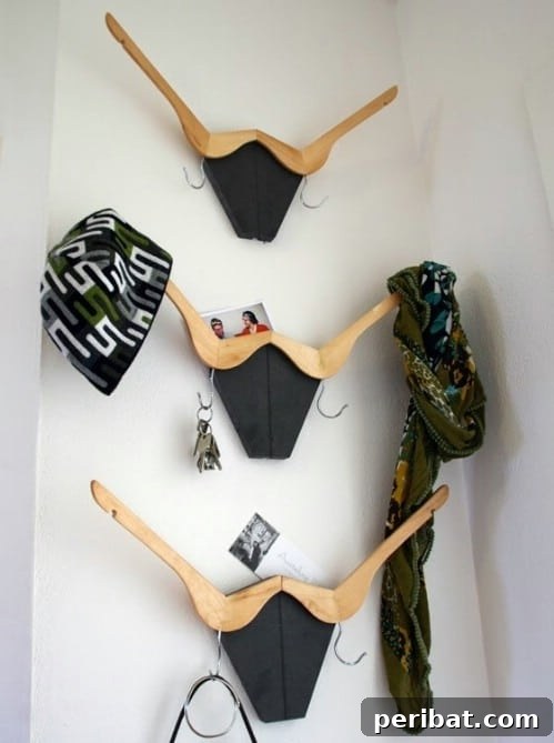 Eski Askıları Dönüştür: 16 Şaşırtıcı Kendin Yap Fikri 17 Unique Upcycled Wooden Hanger Coat Hanger