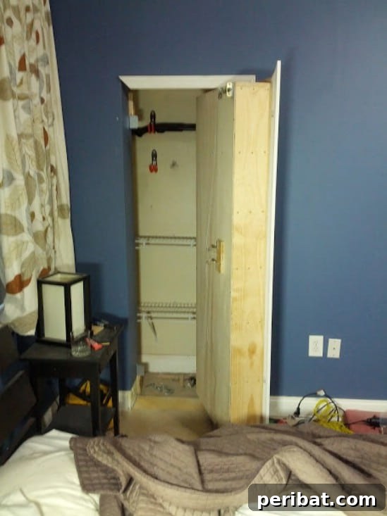15 Clever Hiding Spots No Burglar Will Ever Find 10 Hidden Bookcase Storage - 15 Secret Hiding Places That Will Fool Even the Smartest Burglar