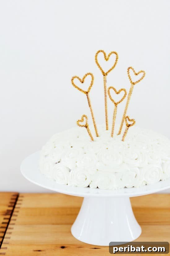 28 Effortless DIY Ideas for a Spectacular New Year's Eve Party 23 Sparkly Cake Topper - 28 Fun and Easy DIY New Year’s Eve Party Ideas