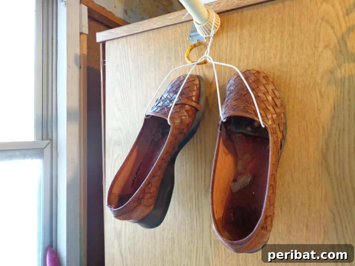 DIY Cheap Hanger for Shoes