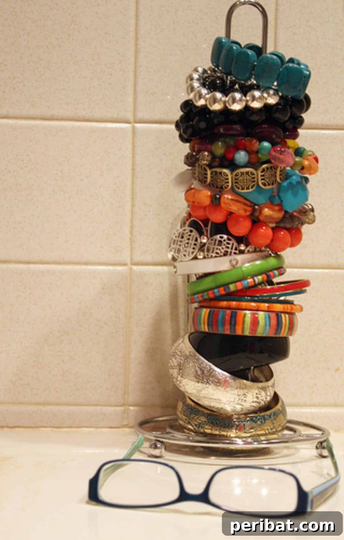 Cheap and Easy DIY Jewelry Organizer