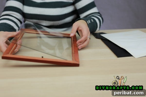 Removing glass from picture frame