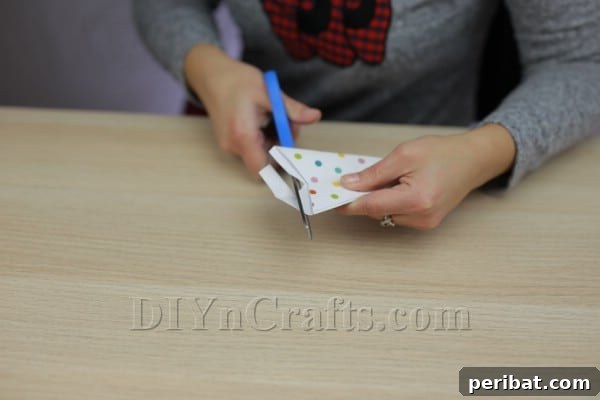Kağıt ve Kartondan Dekoratif 3 Boyutlu Yıldız Yapımı 11 img 46164 10