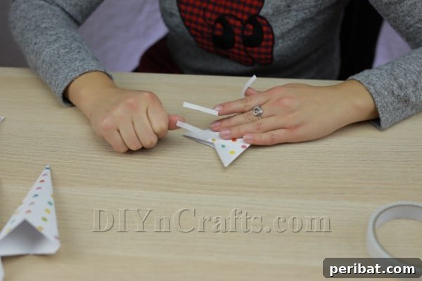 Kağıt ve Kartondan Dekoratif 3 Boyutlu Yıldız Yapımı 15 img 46164 14