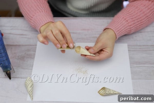 A cone with a glittered edge.