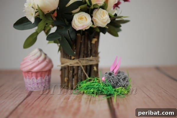 The finished adorable pom-pom Easter bunny