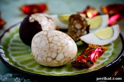 80 Captivating Easter Egg Art & Craft Ideas 70 Chinese Marbled Tea Easter Eggs - 80 Creative and Fun Easter Egg Decorating and Craft Ideas