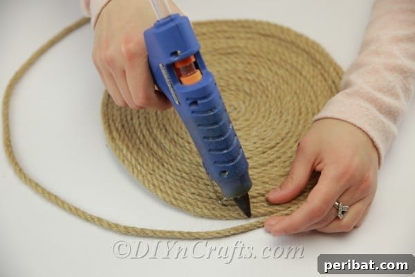 Evine Pottery Barn Dokunuşu: El Yapımı Jüt Amerikan Servisleri 11 Repeating the process to make multiple rope placemats for a dining set