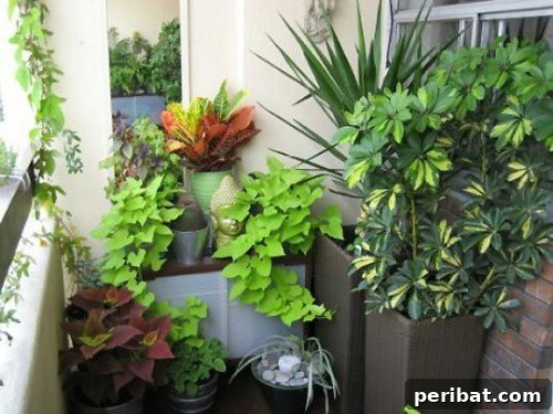 Ingenious Space-Saving Tips for Tiny Gardens 32 Lush Balcony Garden - Urban Outdoor Living
