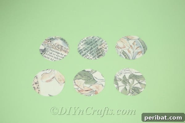 You need six circles of fabric to make six flower petals for a standard bloom.