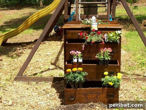 Stunning & Simple DIY Flower Bed Projects for Outdoor Appeal 21 Flower Chests repurposed from old drawers