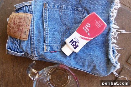 40 Smart & Easy DIY Shorts for Summer 13 DIY dip dye denim shorts creating a fashionable ombre effect