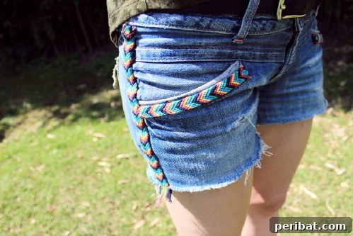 40 Smart & Easy DIY Shorts for Summer 16 No-sew DIY Indian Summer shorts with colorful yarn and fabric glue