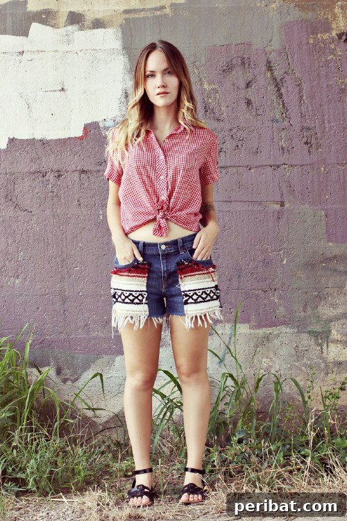 40 Smart & Easy DIY Shorts for Summer 19 DIY doily shorts for a charming vintage summer look