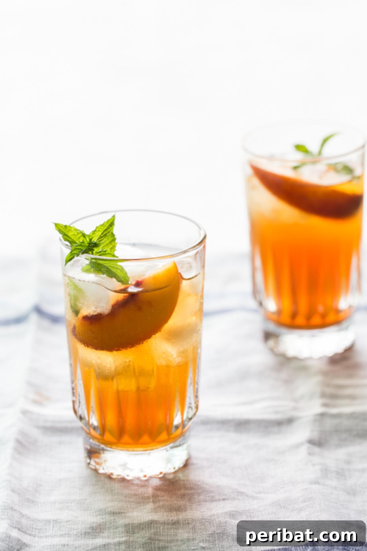40 Ultimate Summer Sips to Beat the Heat 16 Peach Iced Tea