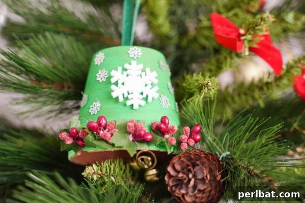 Adorable DIY Christmas Bell Decoration