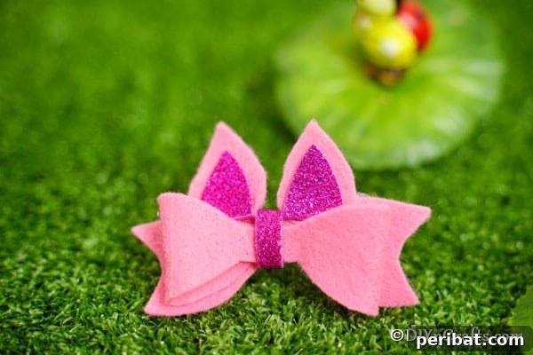 No sew felt bow on grass